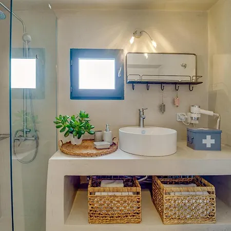 Present Perfect - Private Pool * Firostefani