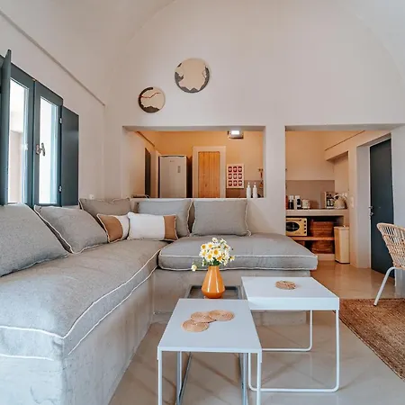 Present Perfect - Private Pool *