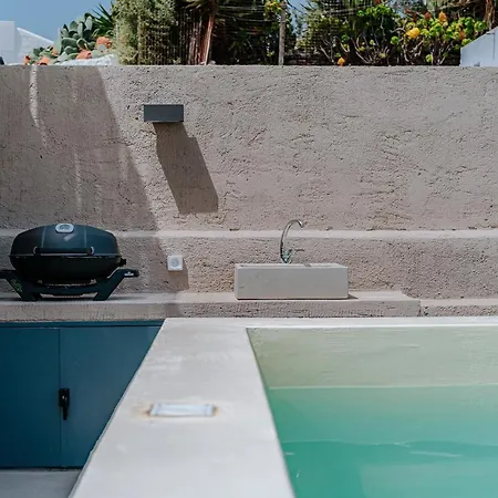 Present Perfect - Private Pool *