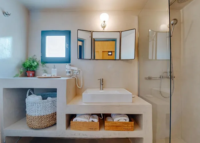 Present Perfect - Private Pool * Firostefani