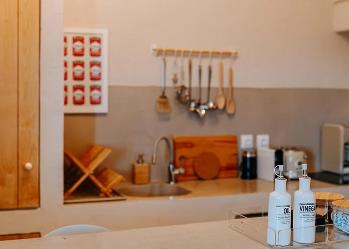 Present Perfect - Private Pool *